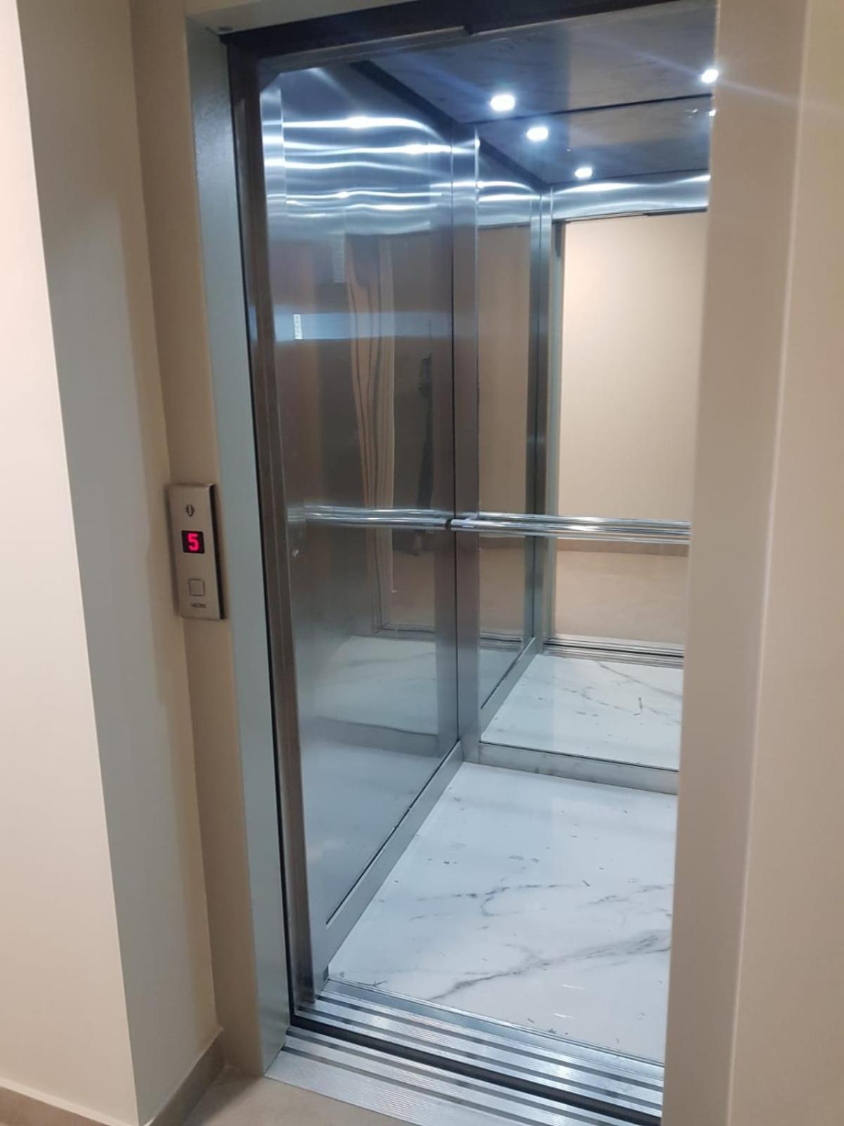 New Transilvania Apartment Cluj-Napoca Eksteriør billede