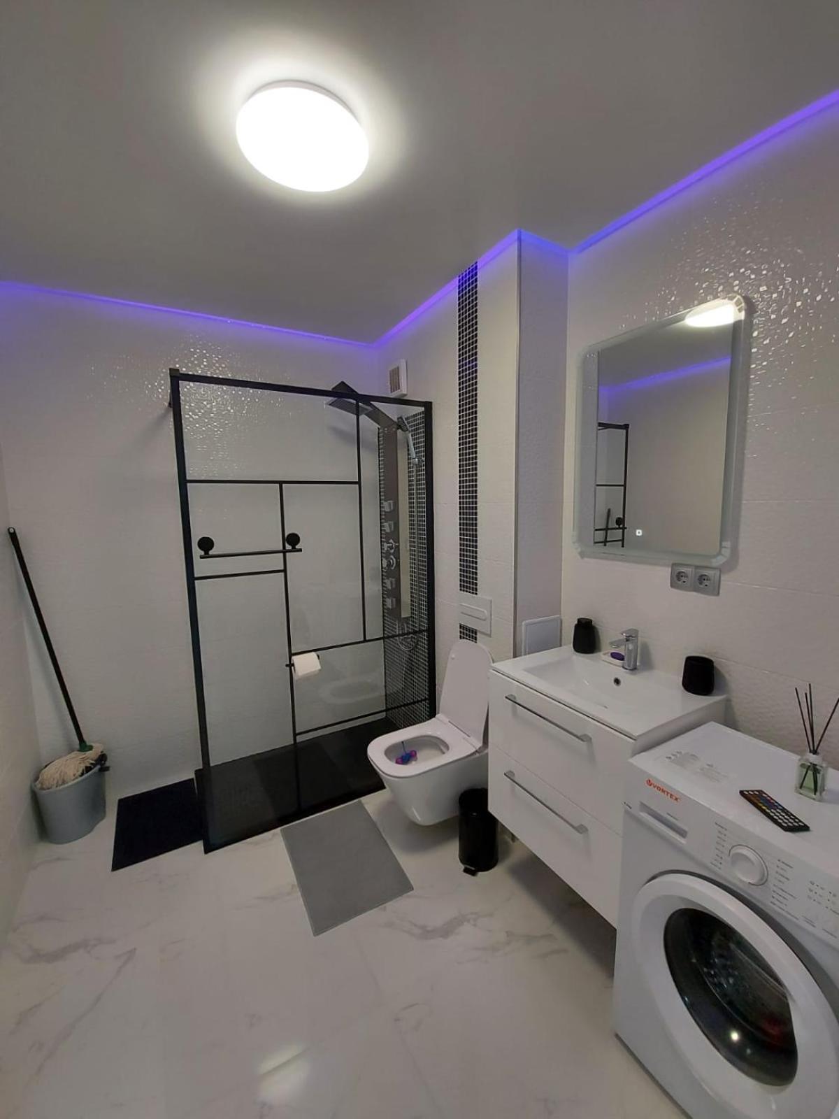 New Transilvania Apartment Cluj-Napoca Eksteriør billede